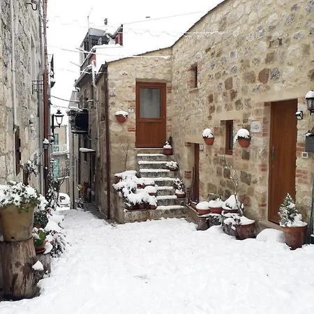 Verso Est Konukevi Petralia Soprana