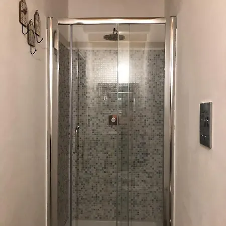 Konukevi Verso Est Petralia Soprana