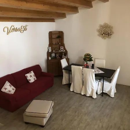 Konukevi Verso Est Petralia Soprana